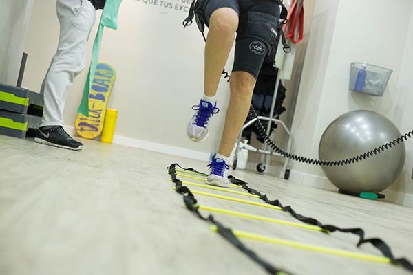 ginnastica riabilitativa e trattamenti con elettrostimolatori e radiofrequenze